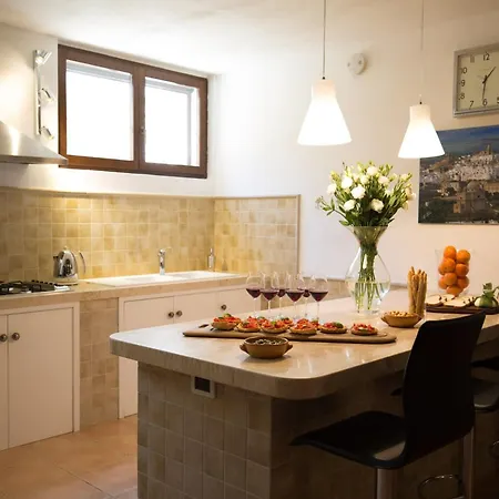 Ortensia With Private Pool וילה